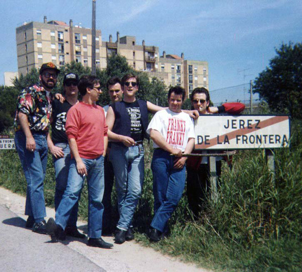 Franky Franky y El Ritmo Provisional. Yo, con una impagable camisa (1989)