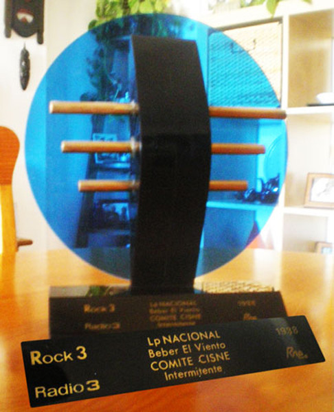 Premio de Rafa Abitbol de Radio 3-RNE a Comité Cisne por su disco Beber el Viento de 1989.